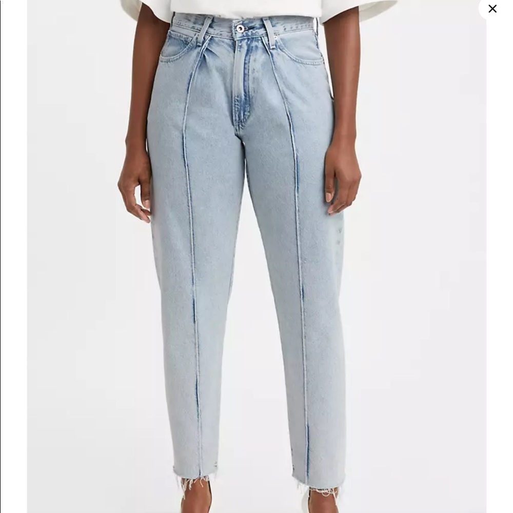 Levi’s pleated column jeans  size 26 x 28